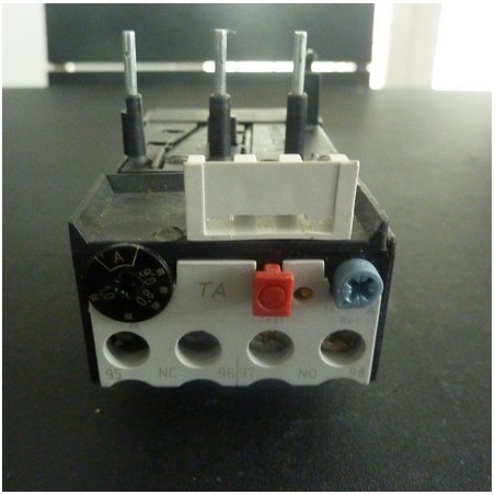 ALLEN-BRADLEY 193-TA B10 OVERLOAD RELAY