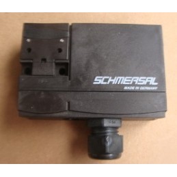 SCHMERSAL SOLENOID INTERLOCK AZM 170-11ZRK