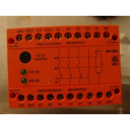 E.DOLD EMERGENCY STOP RELAY VDE 0113 BN