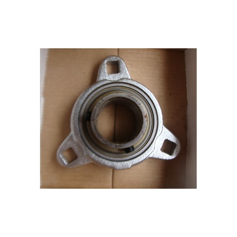 HUB CITY BEARING CAST 3BOLT/PLATED