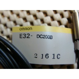 "Omron DC200B Sensor: Compact, Durable, 200mm Sensing, IP67 Rated"