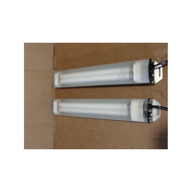 STOCKER & YALE FLUORESCENT LAMP 14"