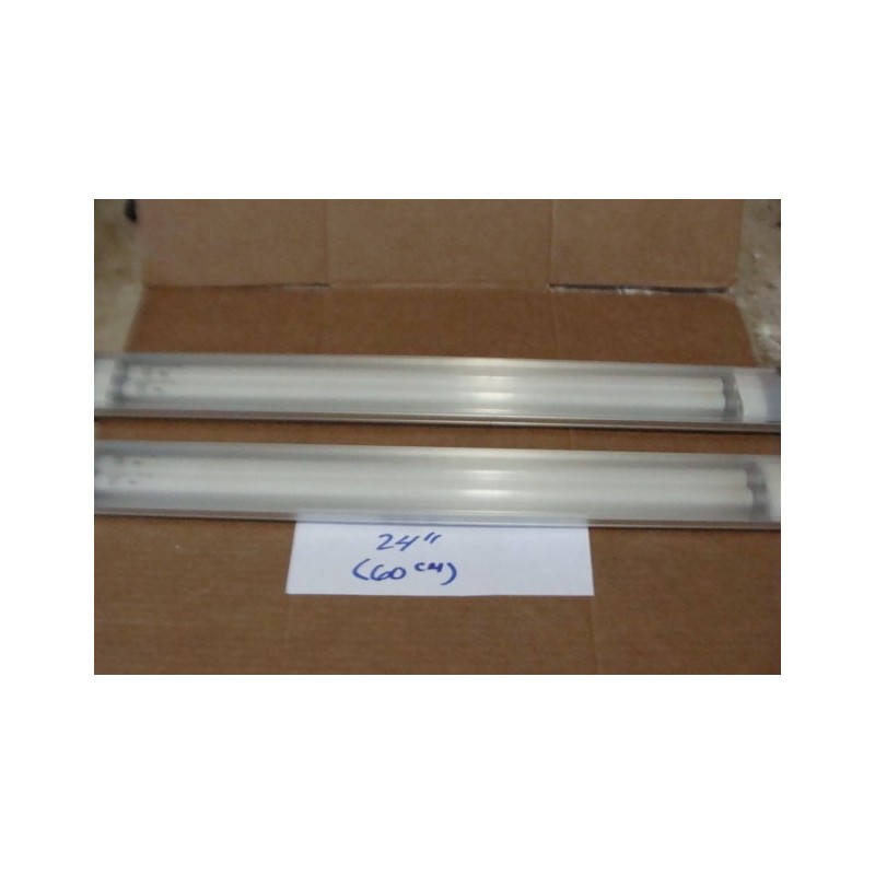 STOCKER & YALE FLUORESCENT LAMP 24"