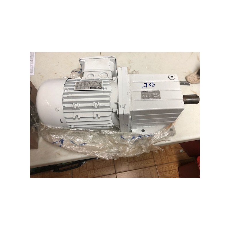 LENZE AC MOTOR  MDEMA1M080-32 WITH GEAR BOX IP 55