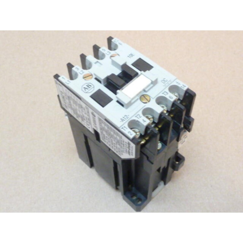 ALLEN BRADLEY CONTACTOR 100-A12NZ*3