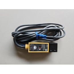 Omron E3S-RS30B42-30 Photoelectric Sensor – Reliable Transparent Object Detection