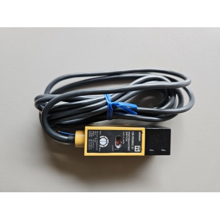 Omron E3S-RS30B42-30 Photoelectric Sensor – Reliable Transparent Object Detection