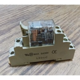 OMRON G2R-2-SN + Base Unit